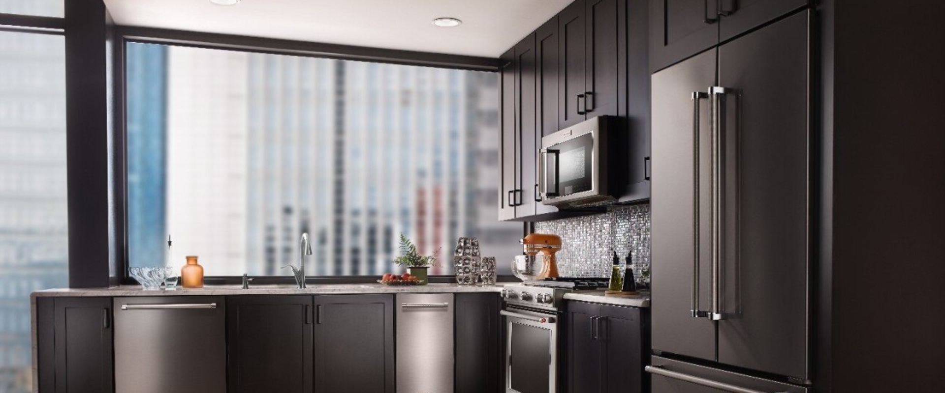 The Benefits of Having a Trash Compactor in Your Home